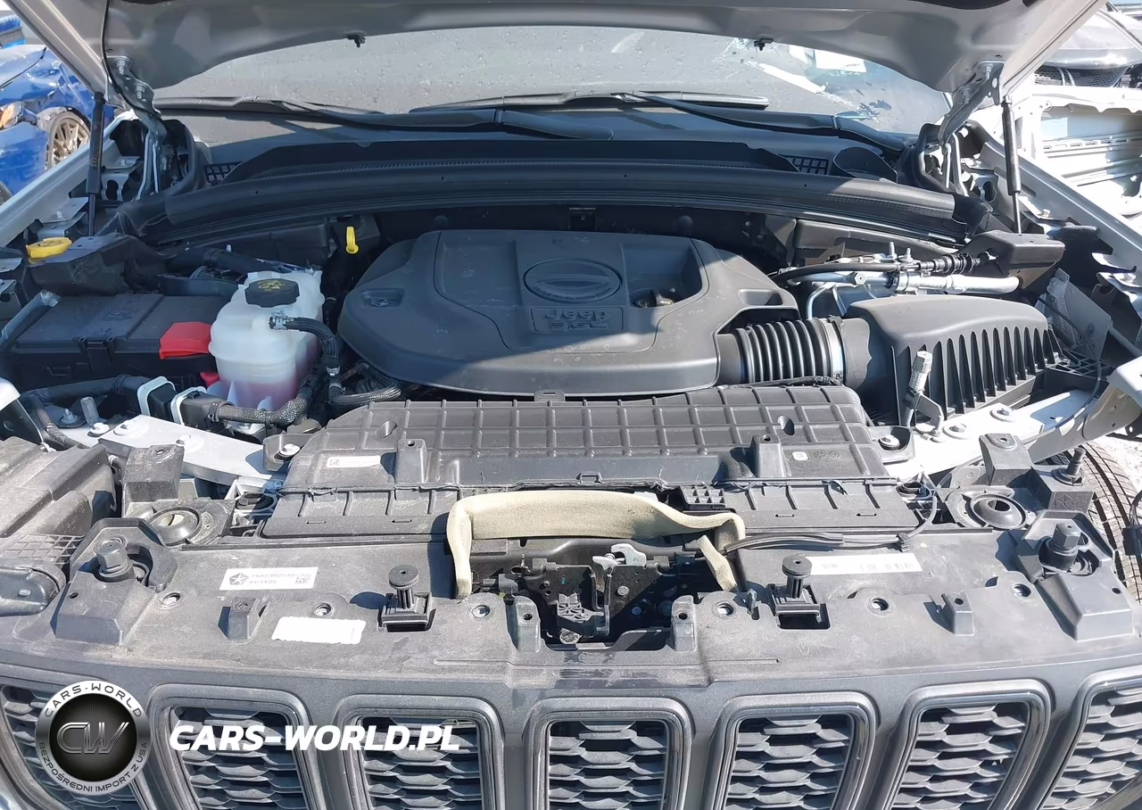 2025 Jeep Grand Cherokee Altitude 4X4 VIN:1C4RJHAG7SC295789 - 10