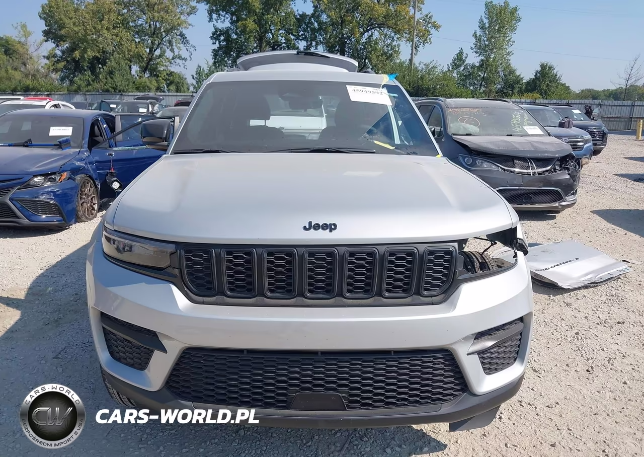 2025 Jeep Grand Cherokee Altitude 4X4 VIN:1C4RJHAG7SC295789 - 13