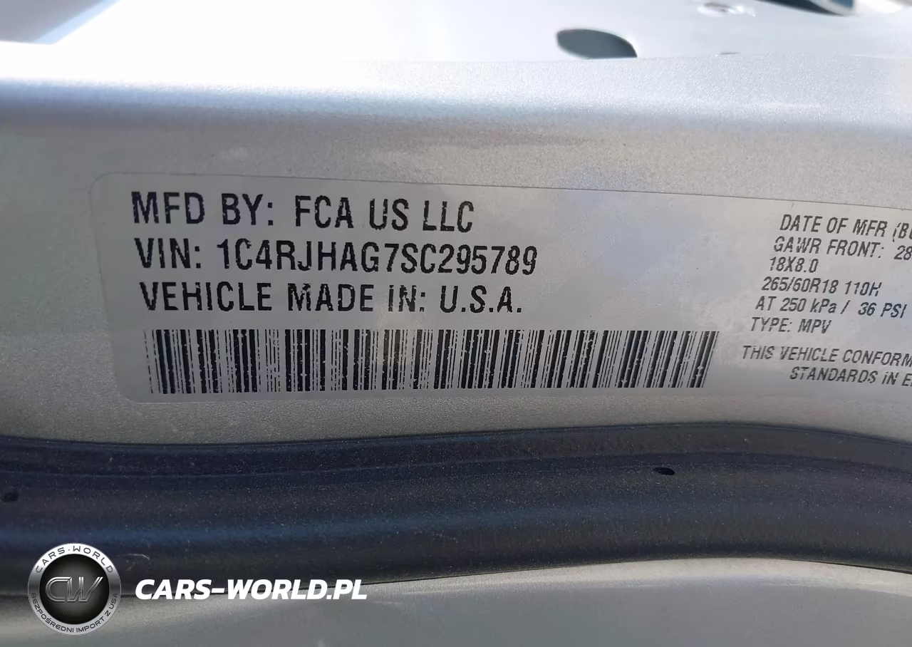 2025 Jeep Grand Cherokee Altitude 4X4 VIN:1C4RJHAG7SC295789 - 9