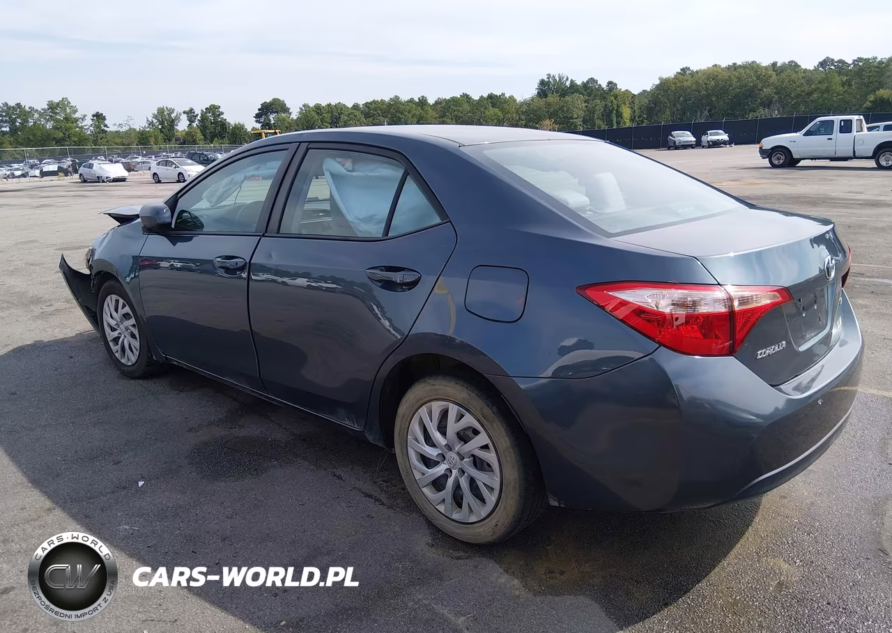 2017 Toyota Corolla Le VIN:2T1BURHE6HC789340 - 3