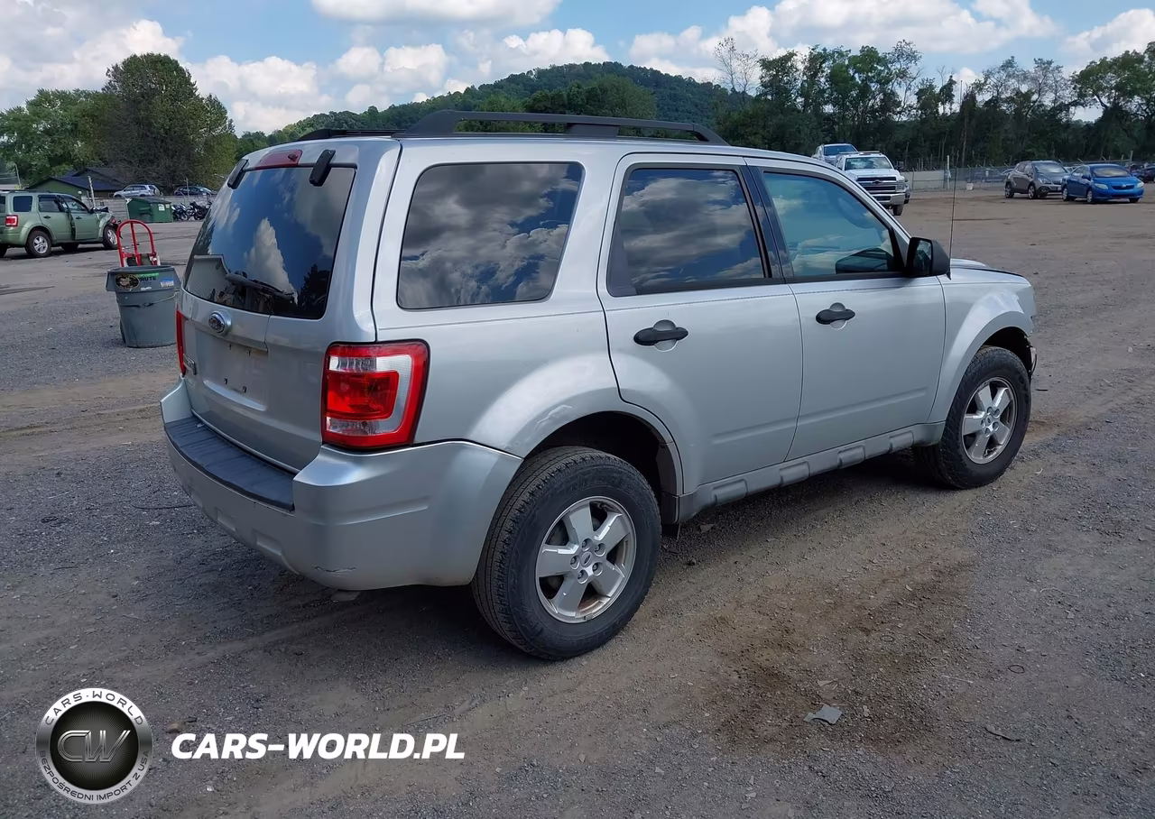 2009 Ford Escape Xlt VIN:1FMCU03779KB29795 - 4