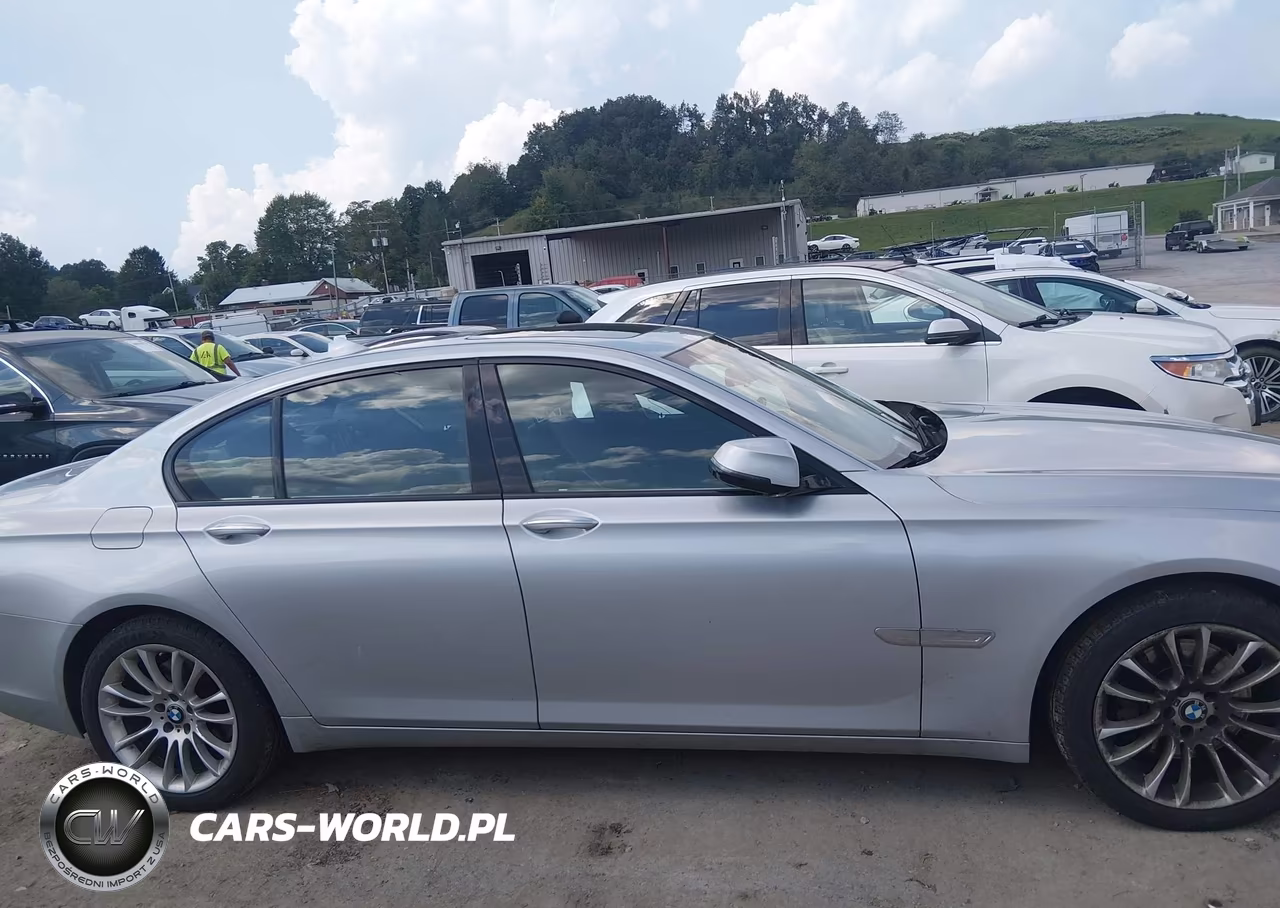 2015 BMW 740I VIN:WBAYA6C52FGK16679 - 13