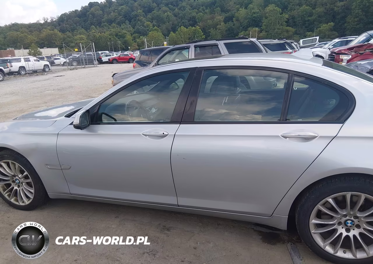 2015 BMW 740I VIN:WBAYA6C52FGK16679 - 14