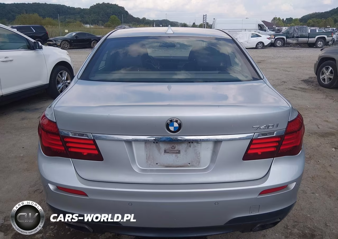 2015 BMW 740I VIN:WBAYA6C52FGK16679 - 16
