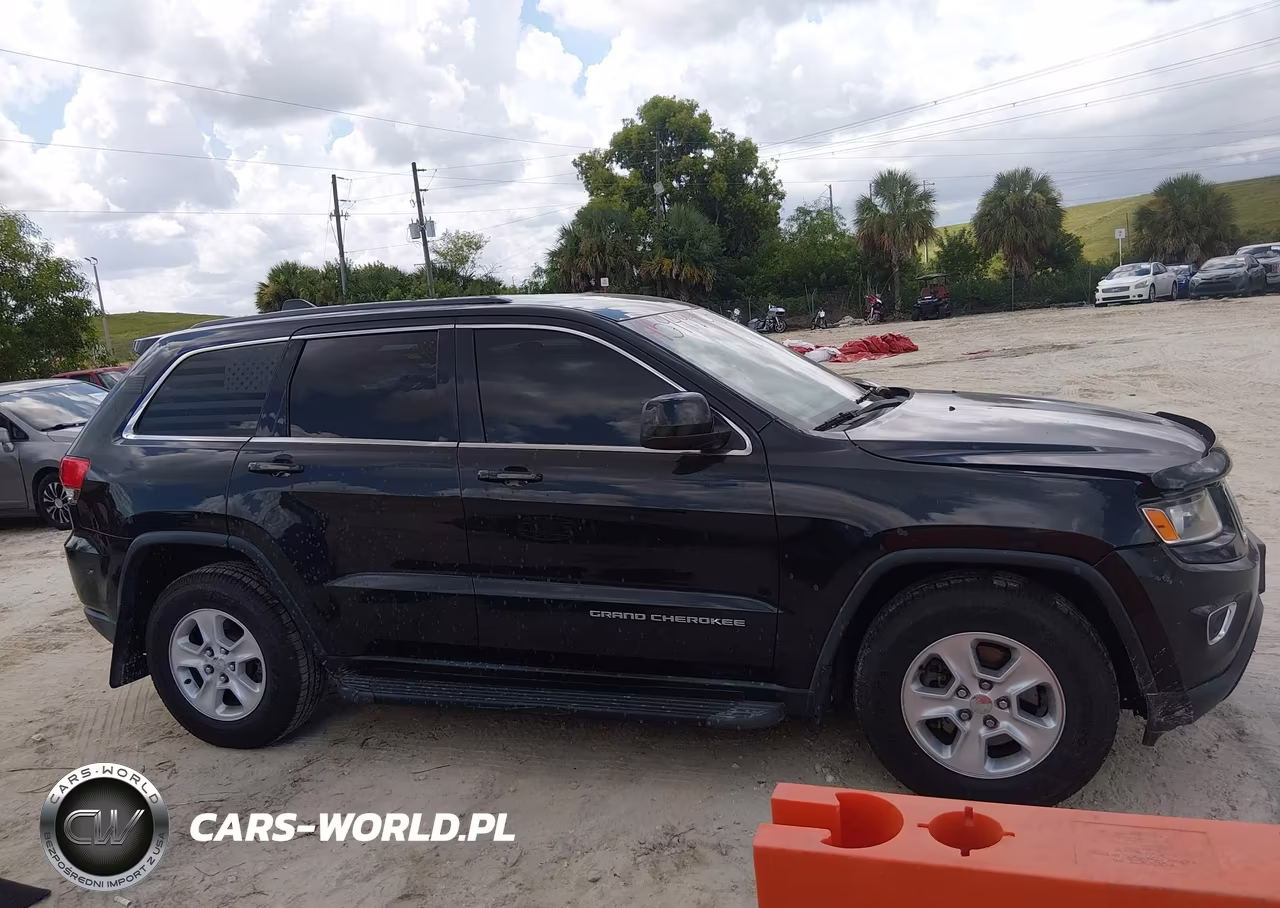 2014 Jeep Grand Cherokee Laredo VIN:1C4RJFAG5EC407644 - 13