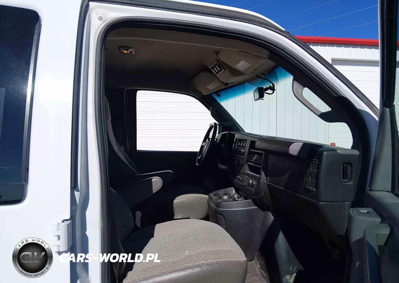 2018 Chevrolet Express 3500 Lt VIN:1GAZGPFG8J1300406 - 5