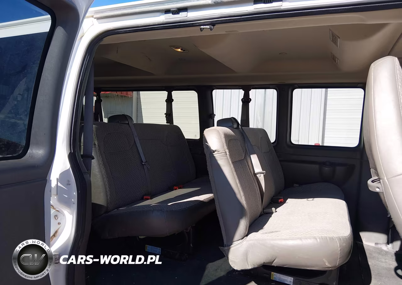 2018 Chevrolet Express 3500 Lt VIN:1GAZGPFG8J1300406 - 8