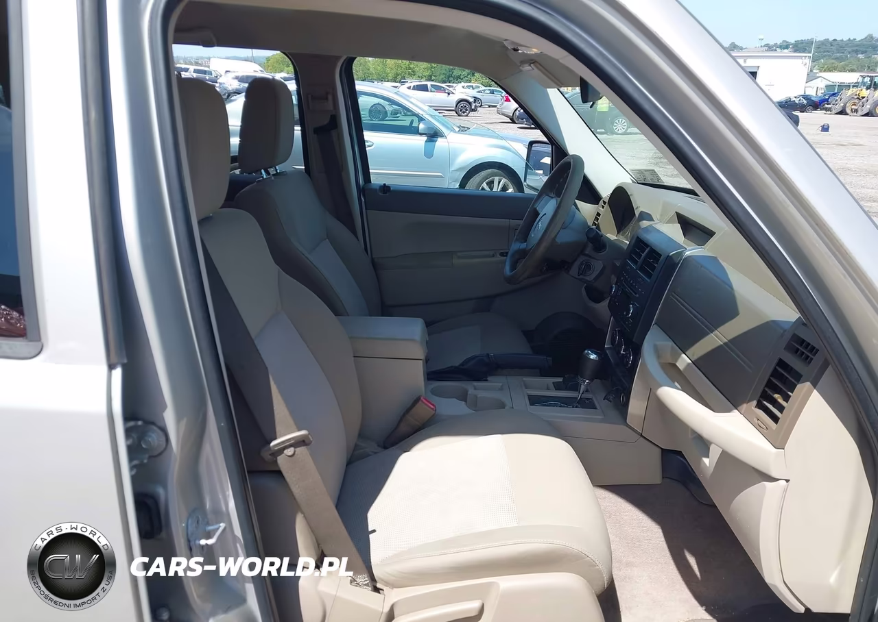2008 Jeep Liberty Sport VIN:1J8GN28KX8W255631 - 5
