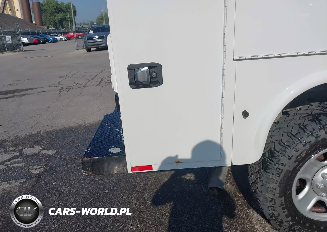 2018 Ram 2500 Tradesman 4X4 8' Box VIN:3C7WR5AJ5JG289249 - 12