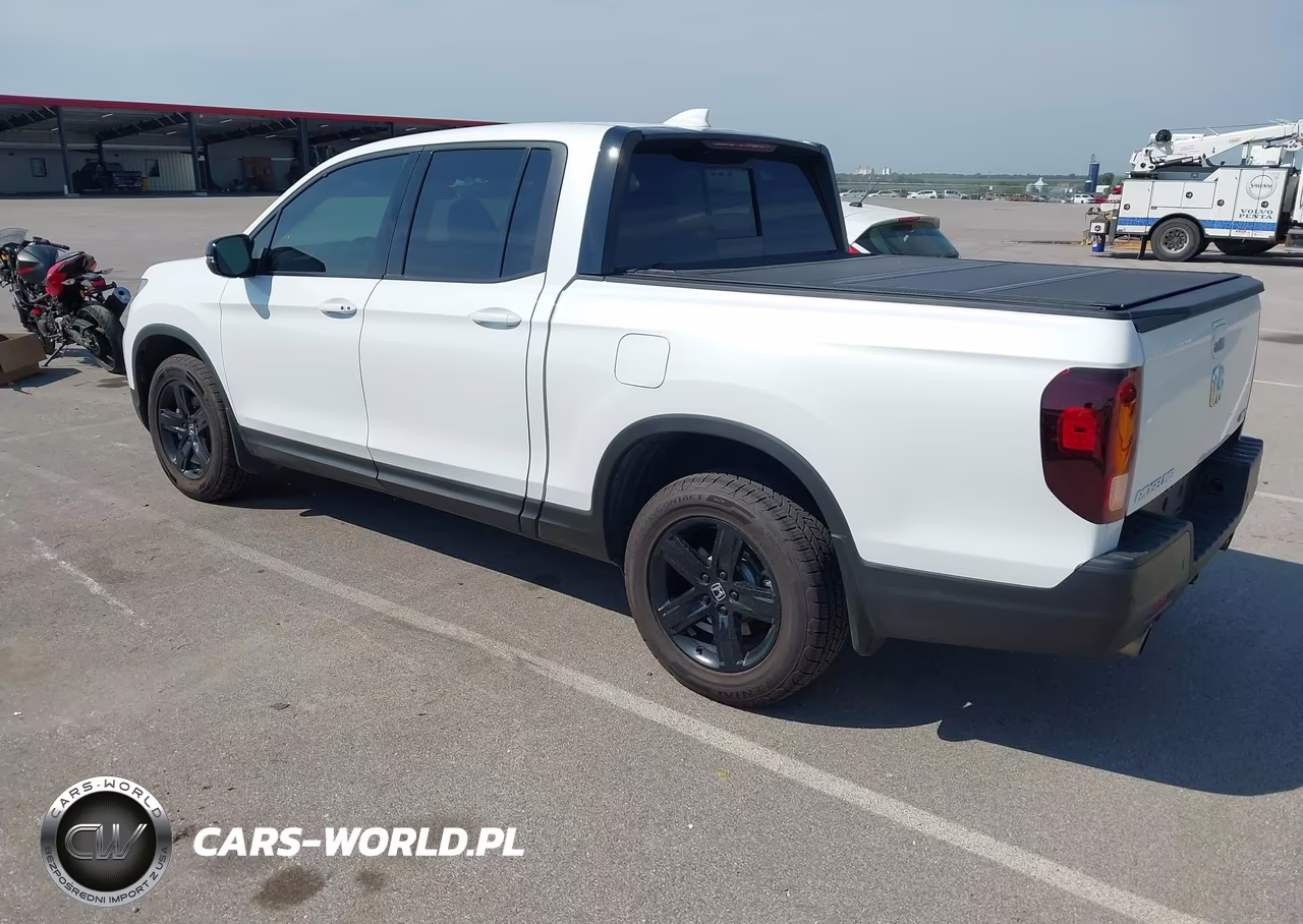 2021 Honda Ridgeline Black Edition VIN:5FPYK3F8XMB012098 - 3