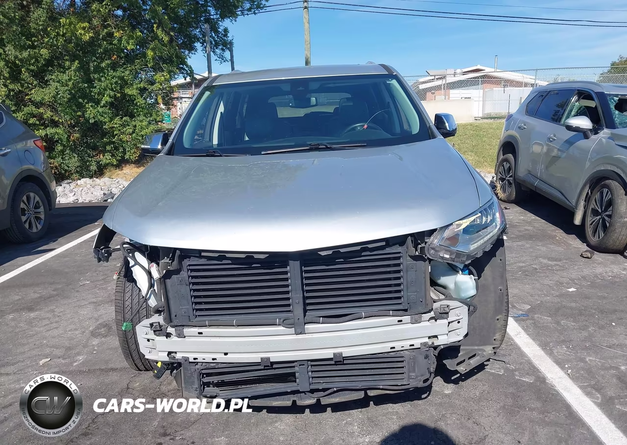 2018 Chevrolet Traverse Premier VIN:1GNERKKW6JJ135933 - 13