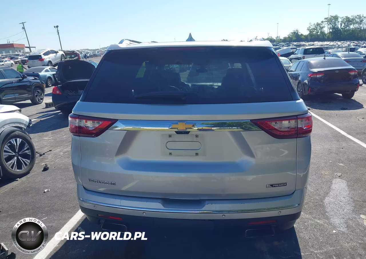 2018 Chevrolet Traverse Premier VIN:1GNERKKW6JJ135933 - 17