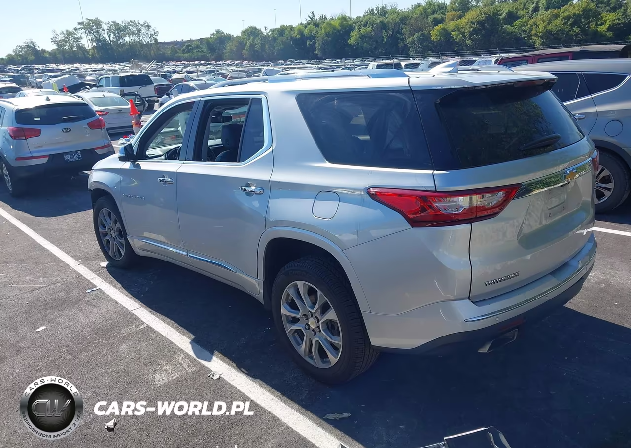 2018 Chevrolet Traverse Premier VIN:1GNERKKW6JJ135933 - 3