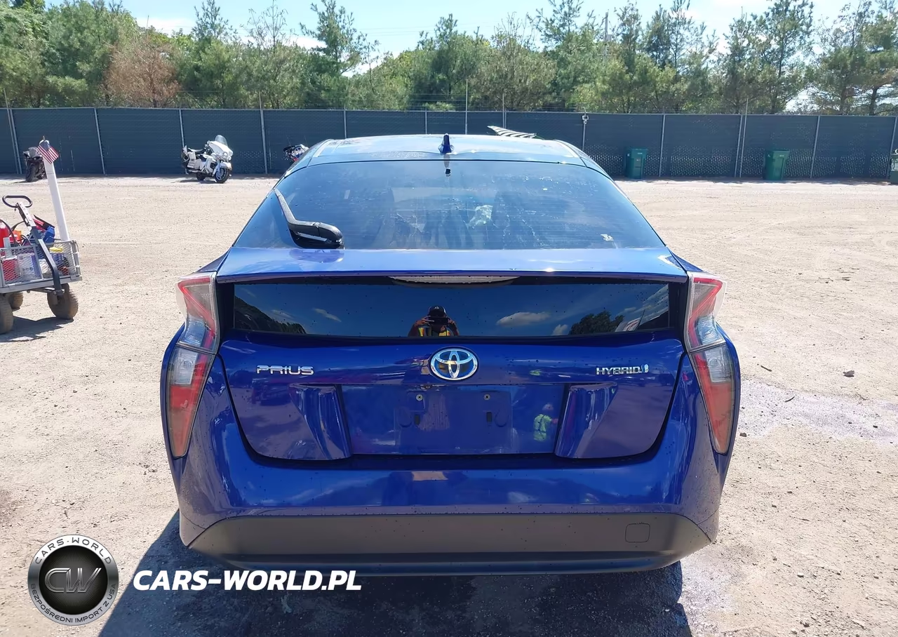2016 Toyota Prius Three VIN:JTDKARFU2G3509973 - 17