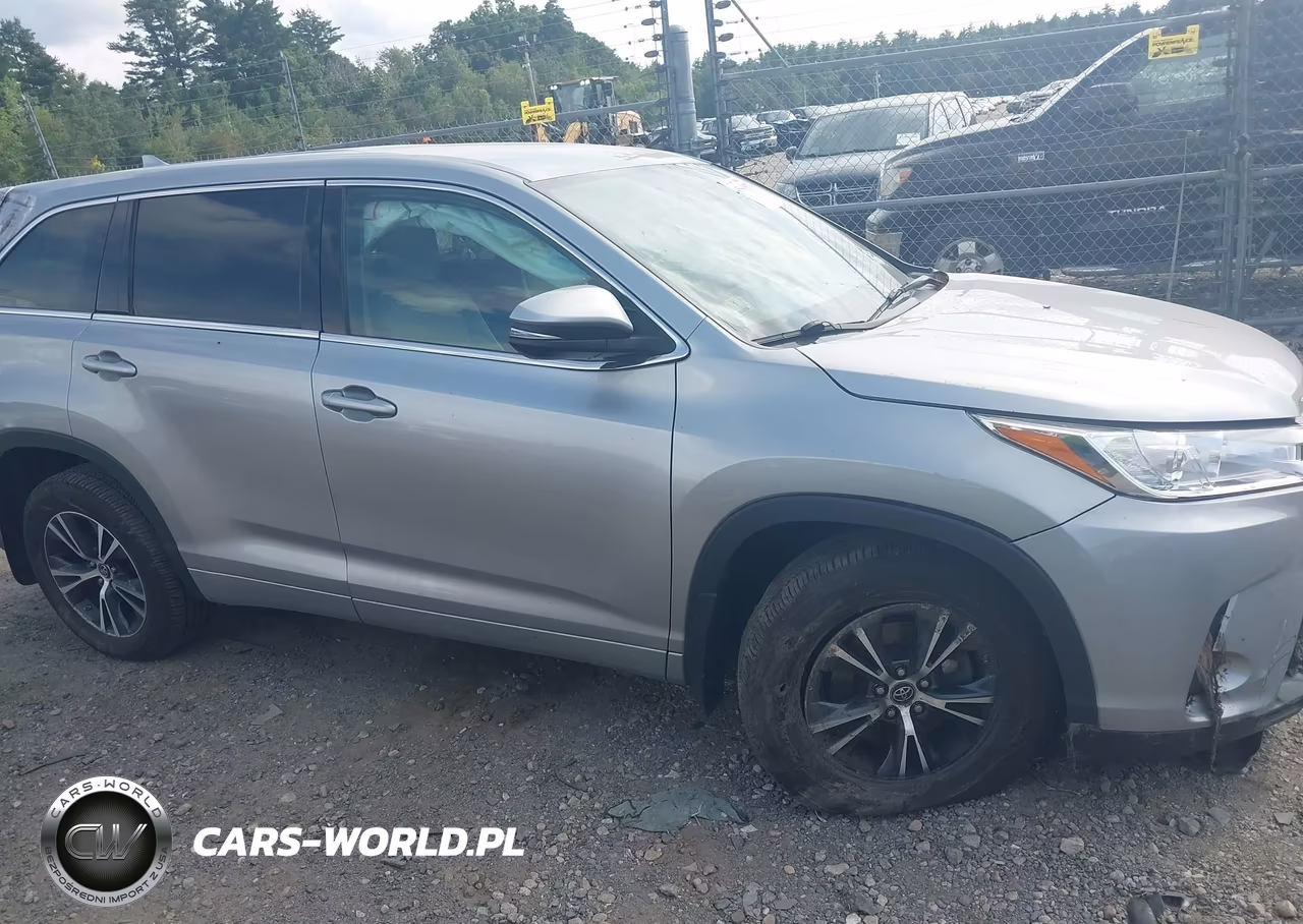 2017 Toyota Highlander Le Plus VIN:5TDBZRFH3HS404922 - 12