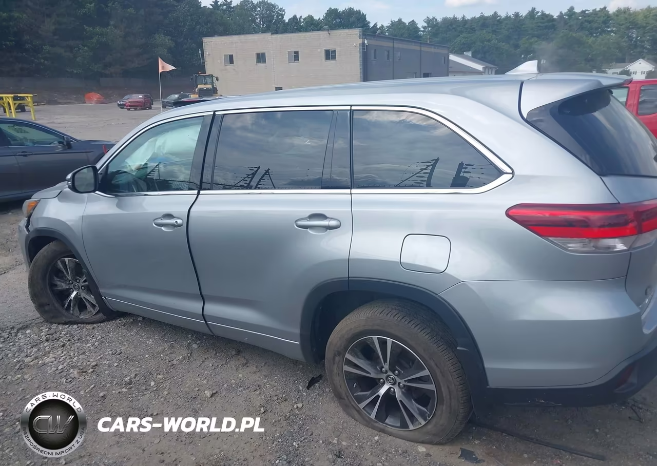 2017 Toyota Highlander Le Plus VIN:5TDBZRFH3HS404922 - 13