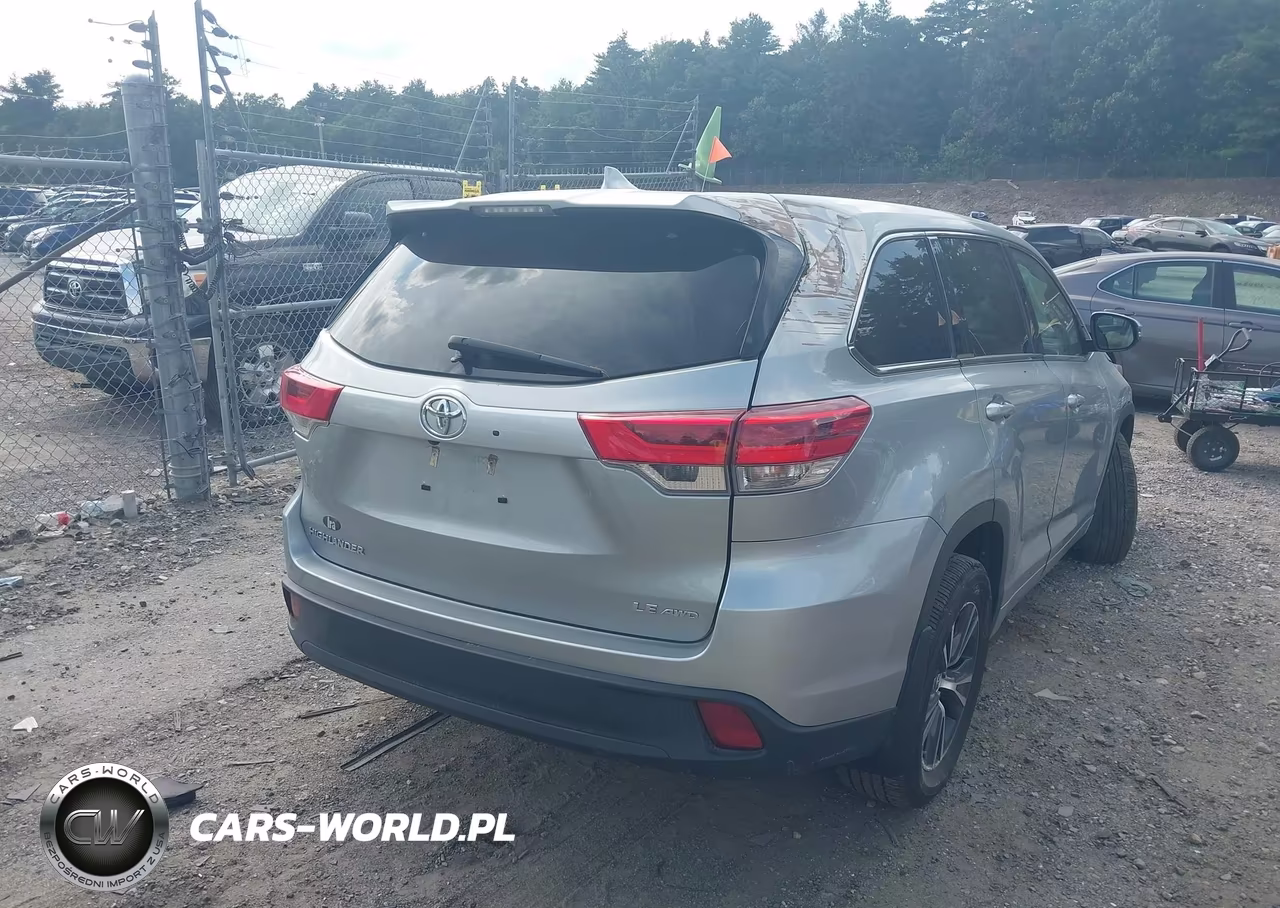 2017 Toyota Highlander Le Plus VIN:5TDBZRFH3HS404922 - 4