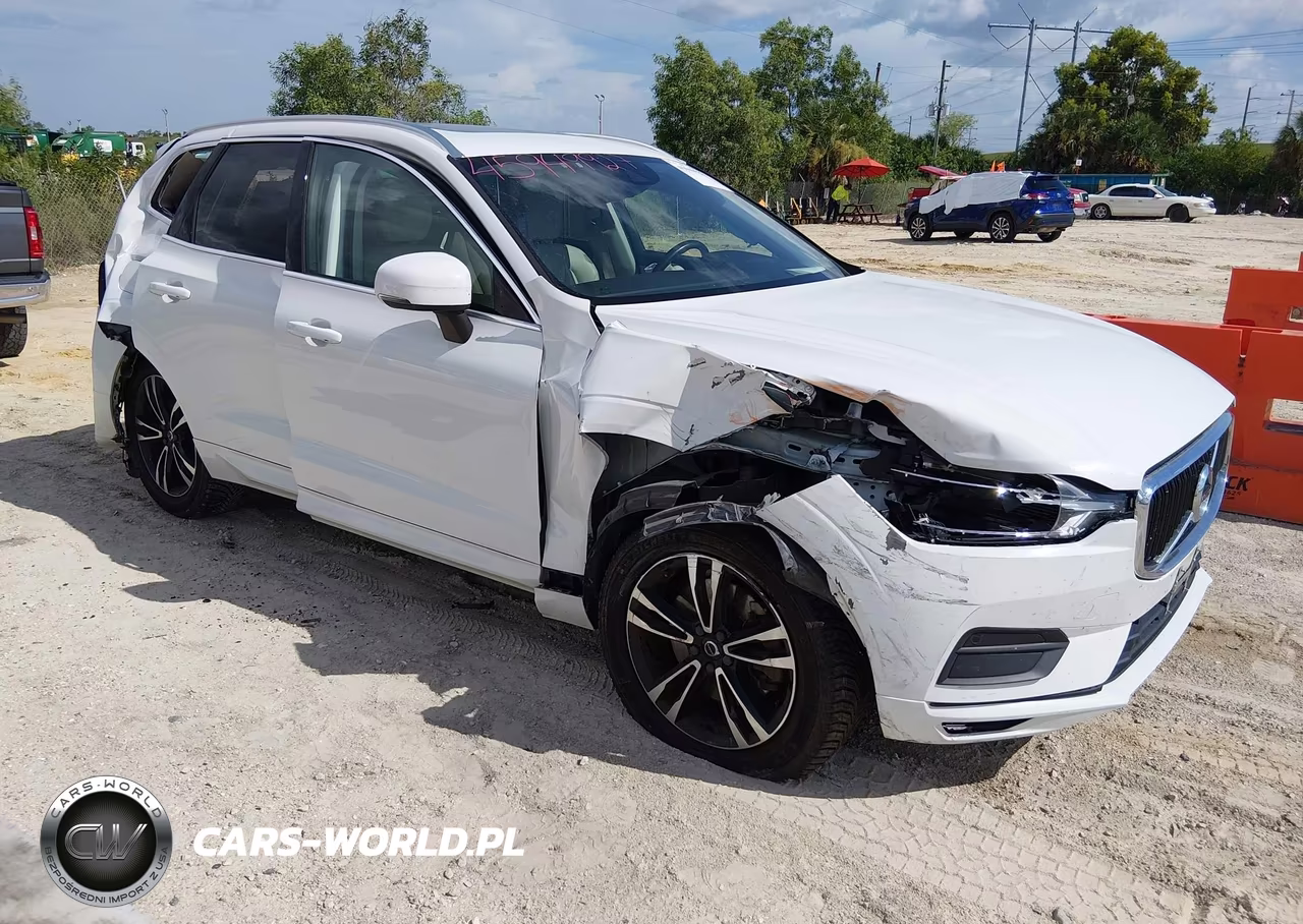 2020 Volvo Xc60 T6 Momentum – zdjęcie 1 z 16