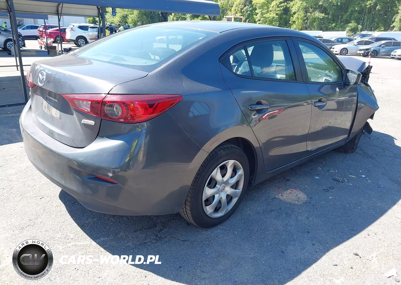 2018 Mazda Mazda3 Sport VIN:3MZBN1U79JM267835 - 4