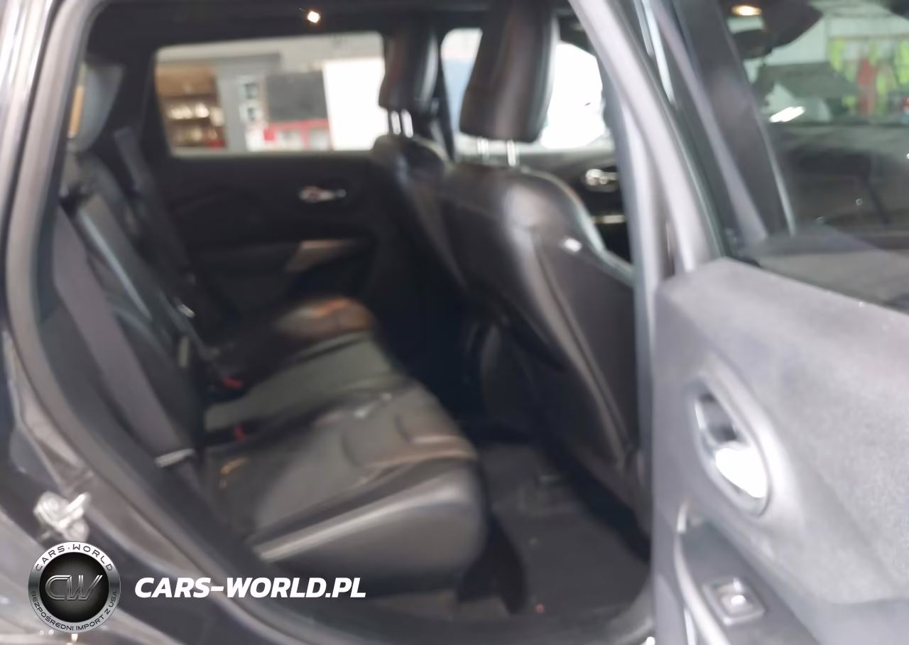 2020 Jeep Cherokee High Altitude 4X4 VIN:1C4PJMDN6LD537493 - 8