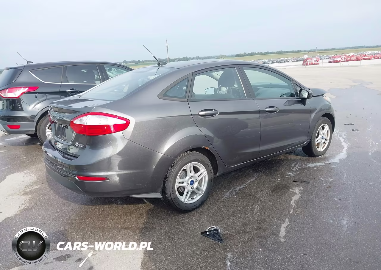 2018 Ford Fiesta Se VIN:3FADP4BJ8JM136391 - 4