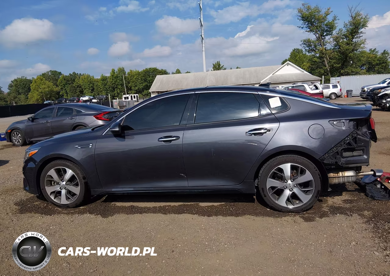 2019 Kia Optima S VIN:5XXGT4L30KG321444 - 15