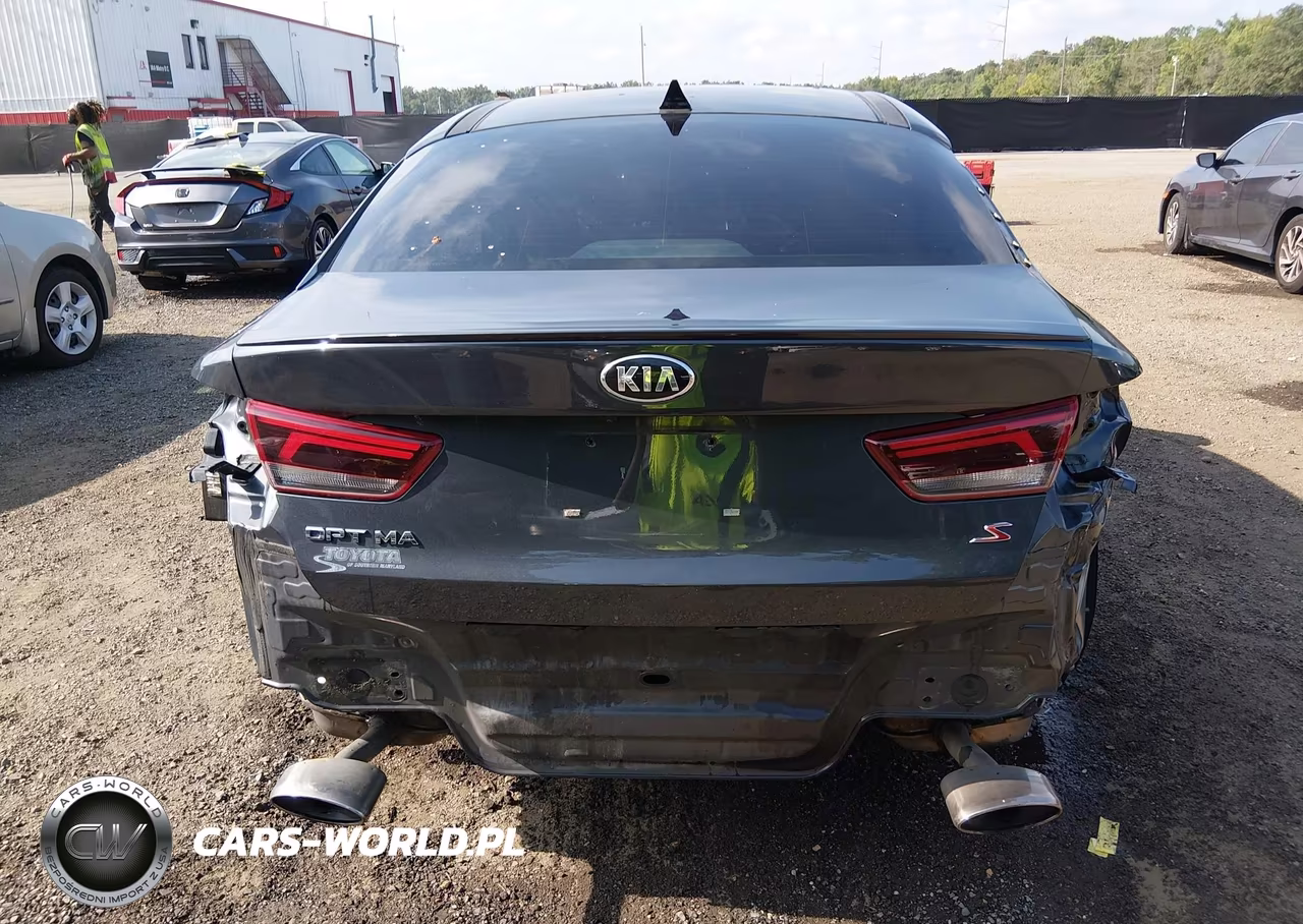 2019 Kia Optima S VIN:5XXGT4L30KG321444 - 17