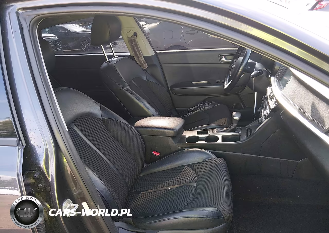 2019 Kia Optima S VIN:5XXGT4L30KG321444 - 5
