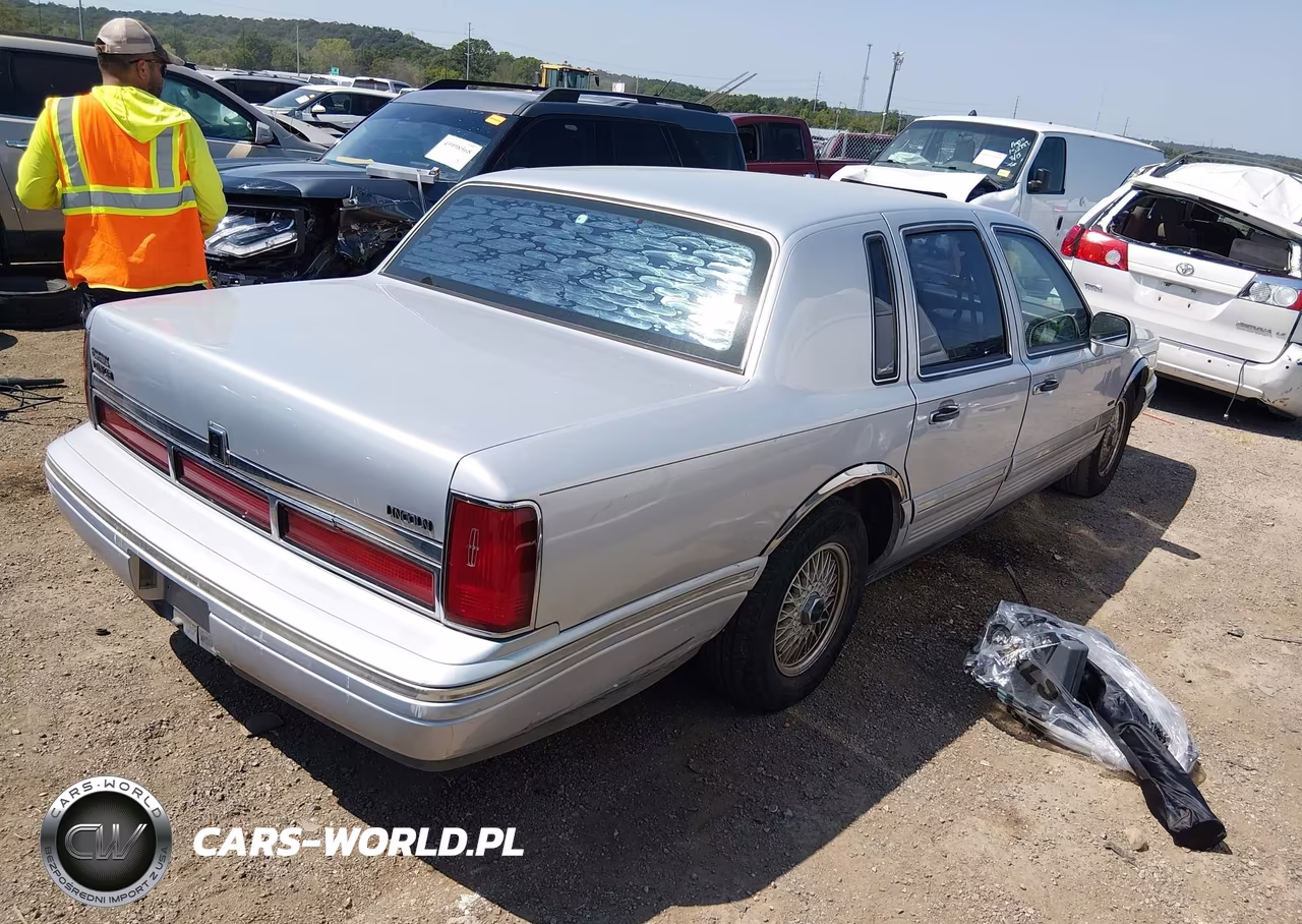 1996 Lincoln Town Car Sgn-Dmnd Anv-Cypress-Jn VIN:1LNLM82W3TY648645 - 4