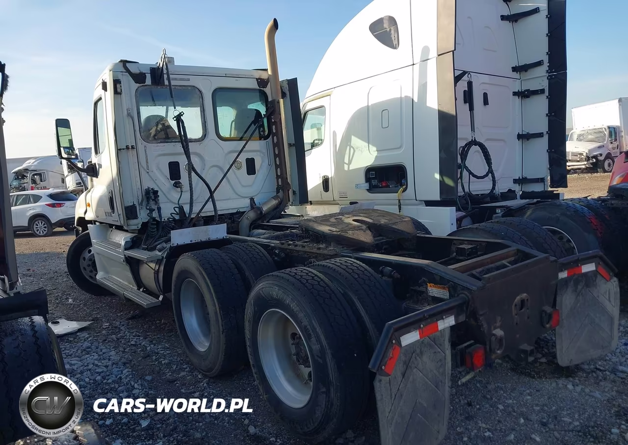2012 Freightliner Cascadia 125 VIN:1FUJGEDV4CSBU7753 - 3