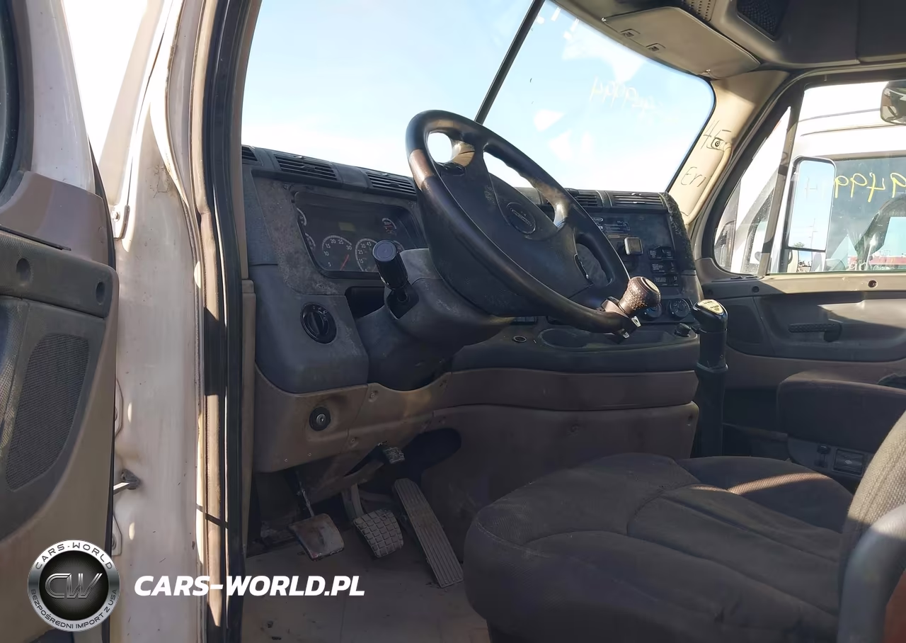 2012 Freightliner Cascadia 125 VIN:1FUJGEDV4CSBU7753 - 5