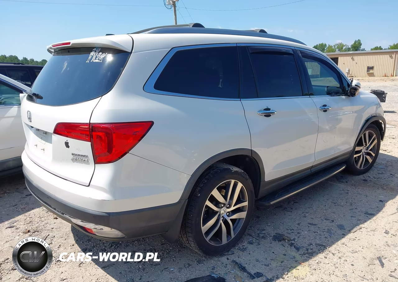 2017 Honda Pilot Touring VIN:5FNYF6H93HB017752 - 4