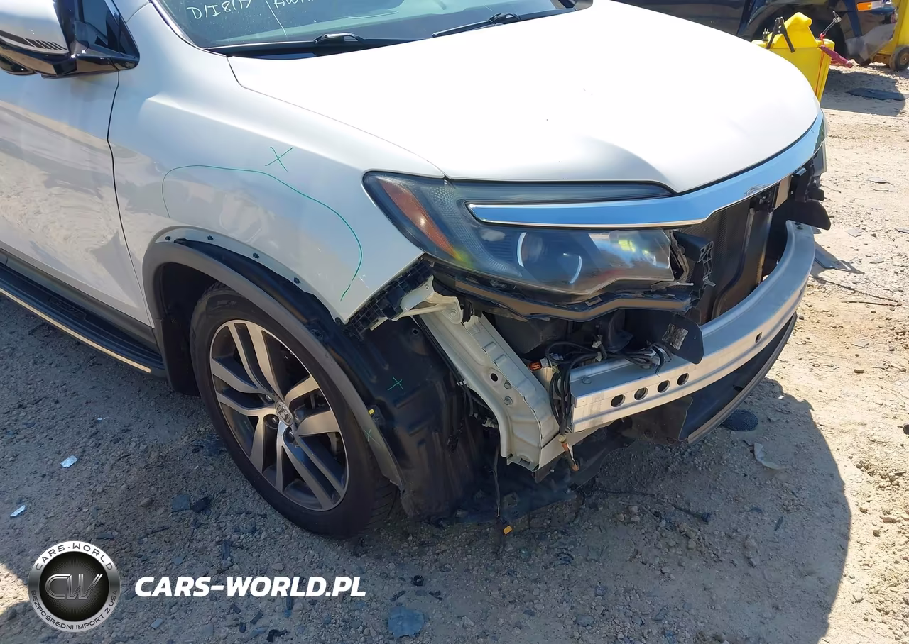 2017 Honda Pilot Touring VIN:5FNYF6H93HB017752 - 6