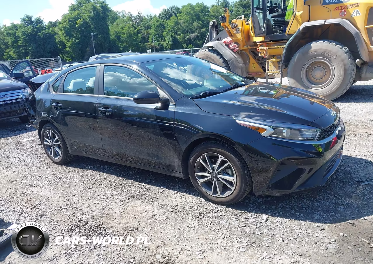 2023 Kia Forte Lxs – zdjęcie 1 z 16