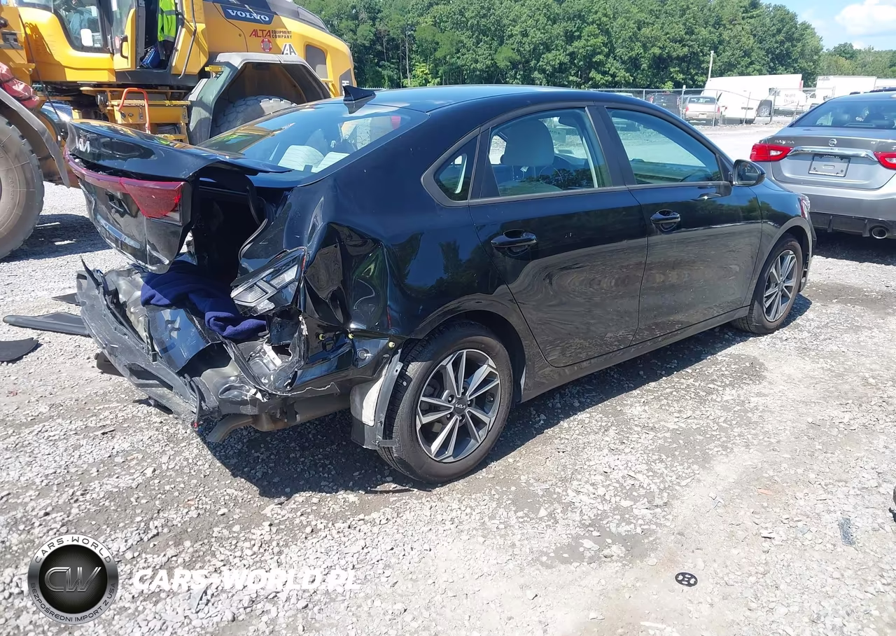2023 Kia Forte Lxs VIN:3KPF24AD5PE654958 - 4