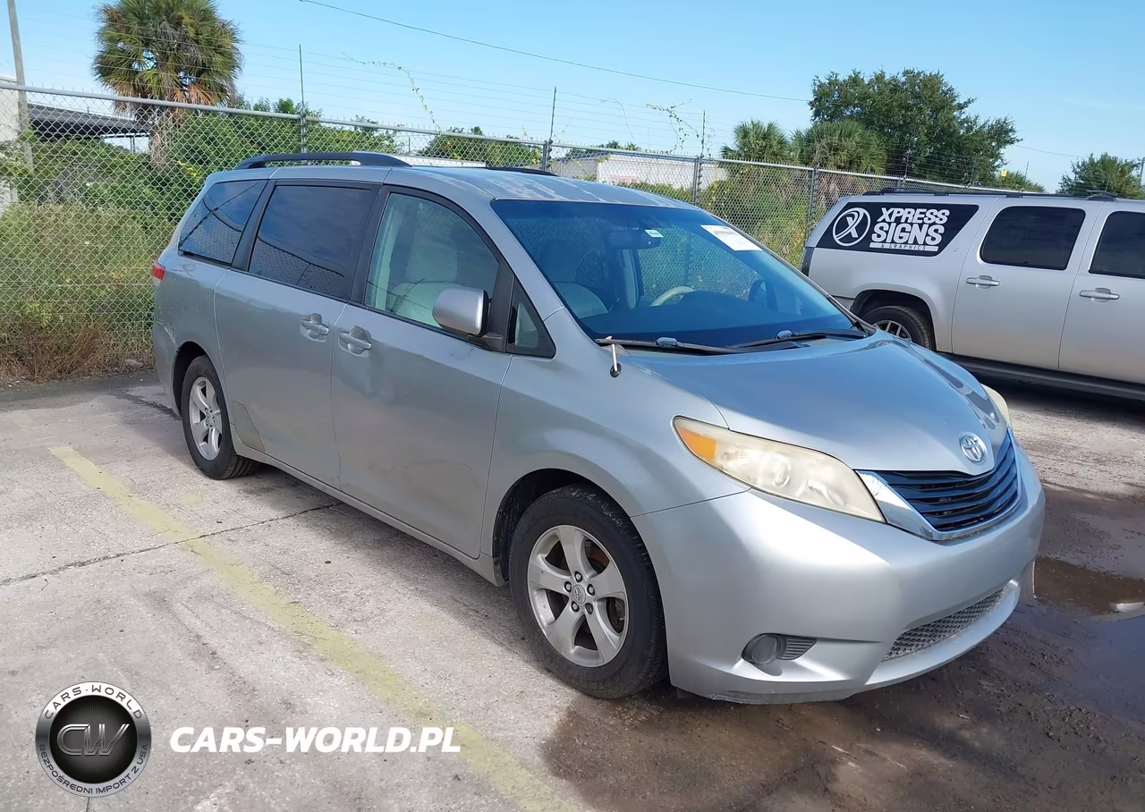 2011 Toyota Sienna Le V6 VIN:5TDKK3DC2BS126899 - 1