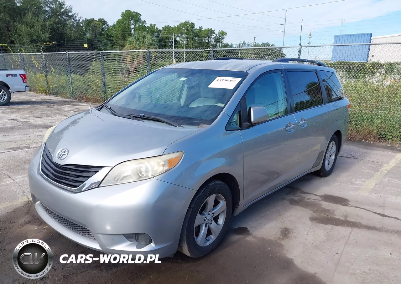 2011 Toyota Sienna Le V6 VIN:5TDKK3DC2BS126899 - 2