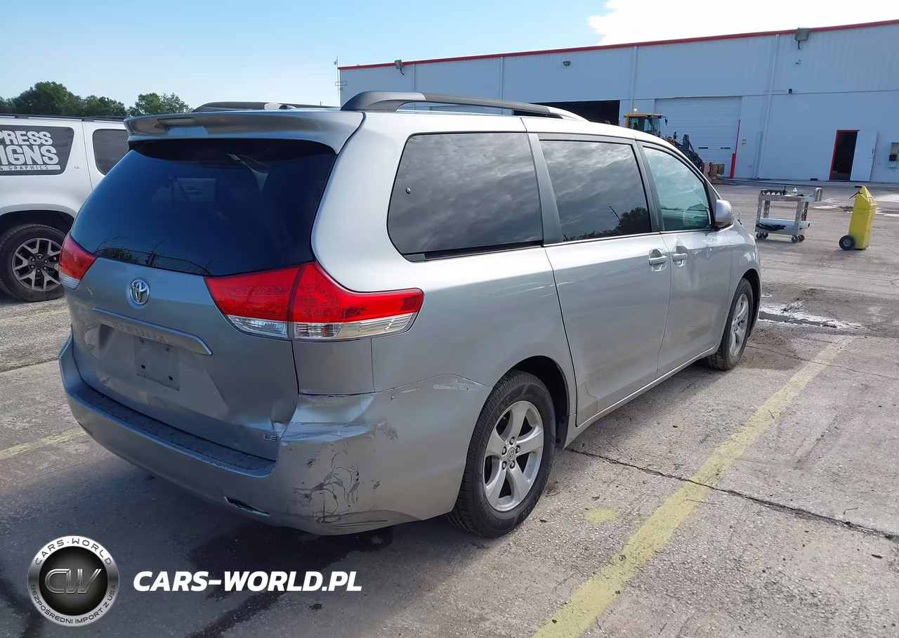 2011 Toyota Sienna Le V6 VIN:5TDKK3DC2BS126899 - 4