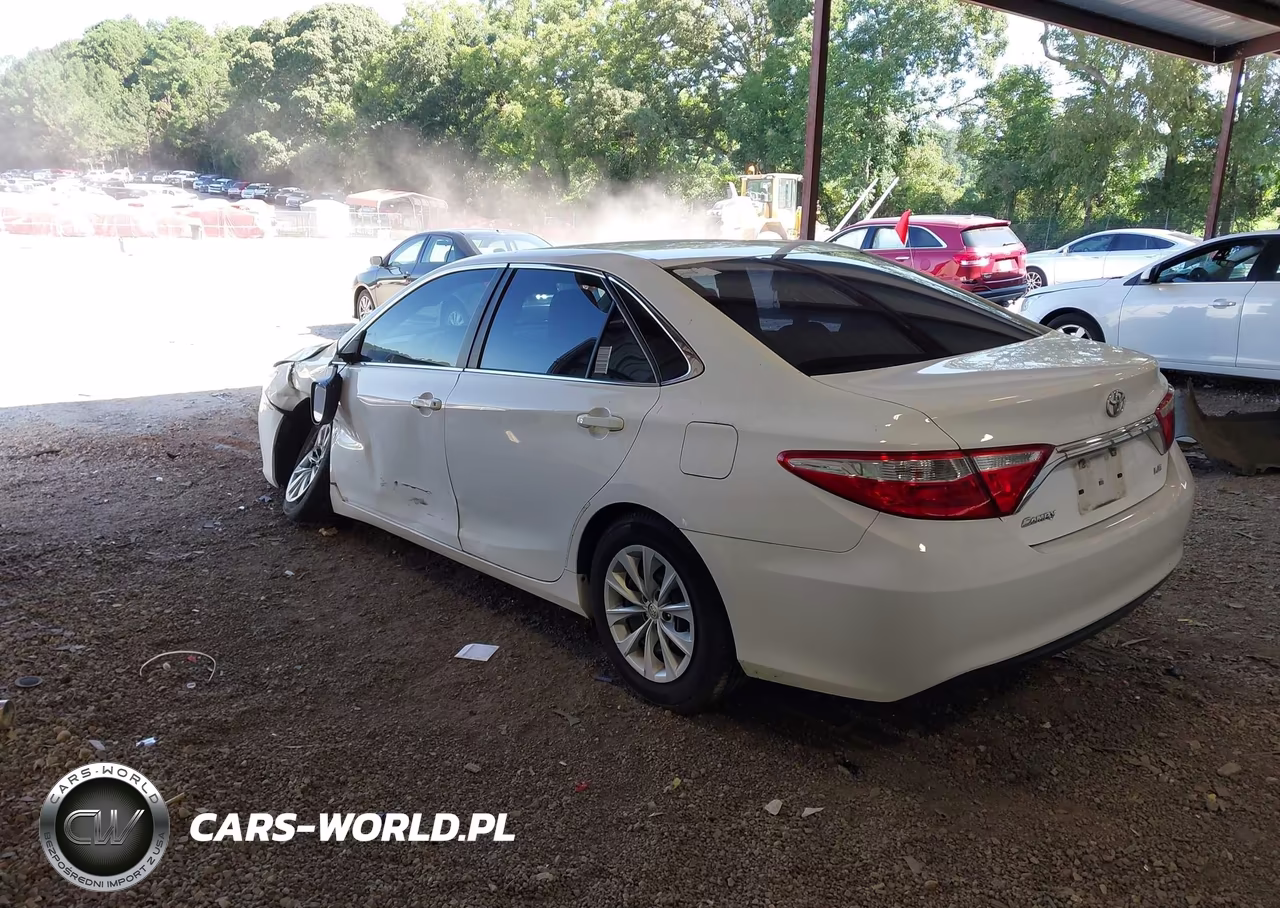 2016 Toyota Camry Le VIN:4T1BF1FK6GU254414 - 3