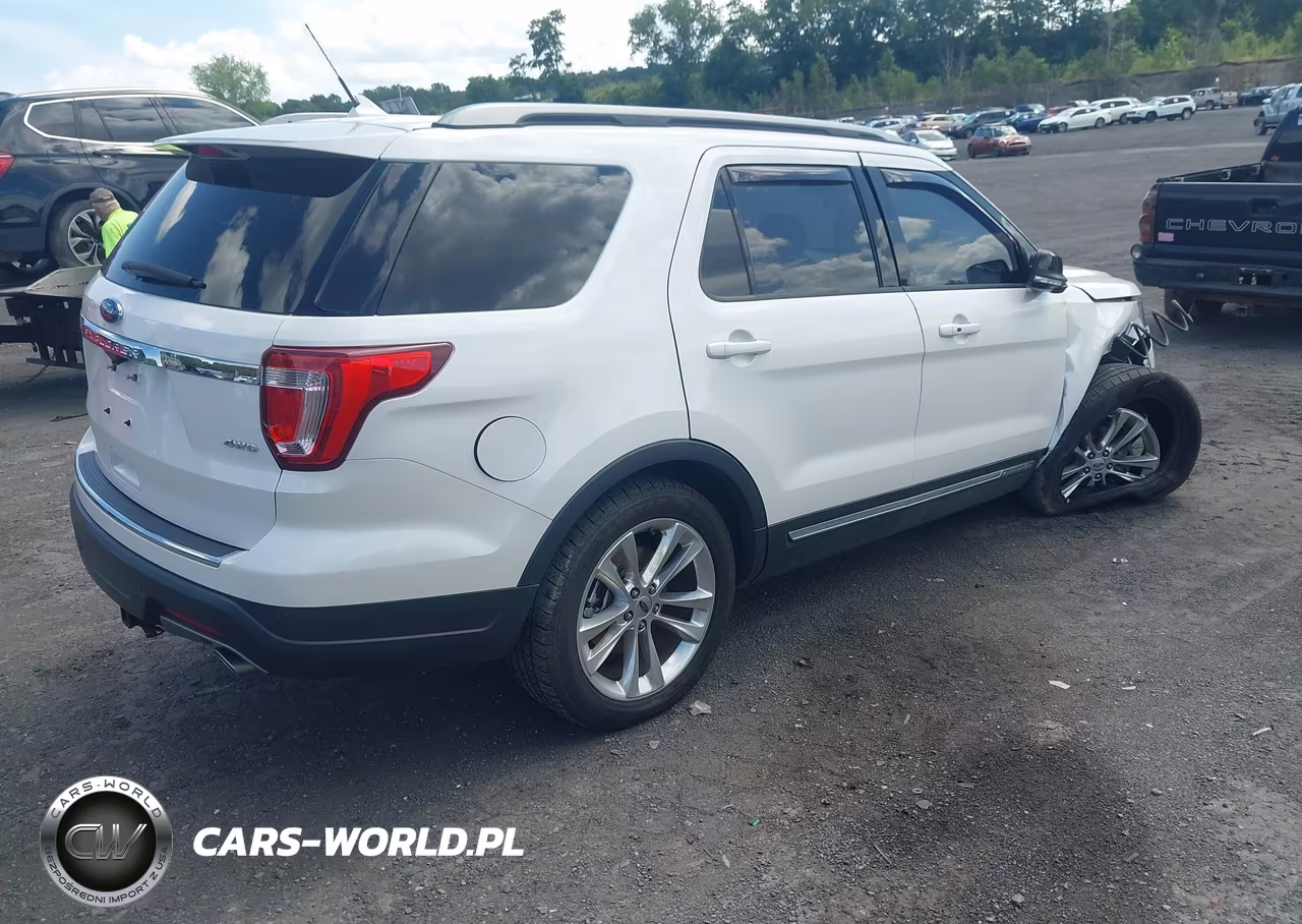 2018 Ford Explorer Xlt VIN:1FM5K8D82JGB83792 - 4
