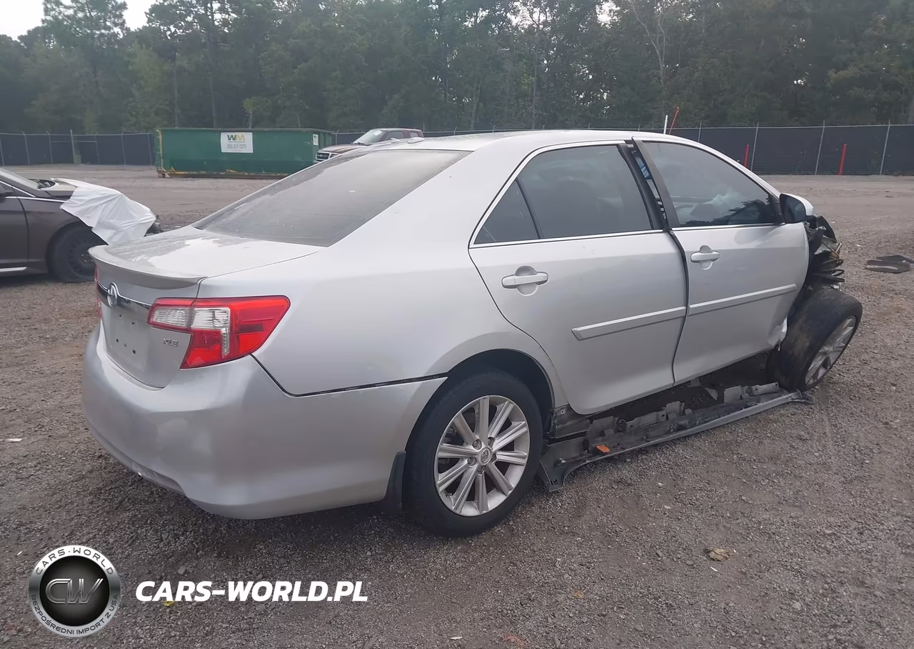 2014 Toyota Camry Xle VIN:4T1BF1FK1EU806494 - 4