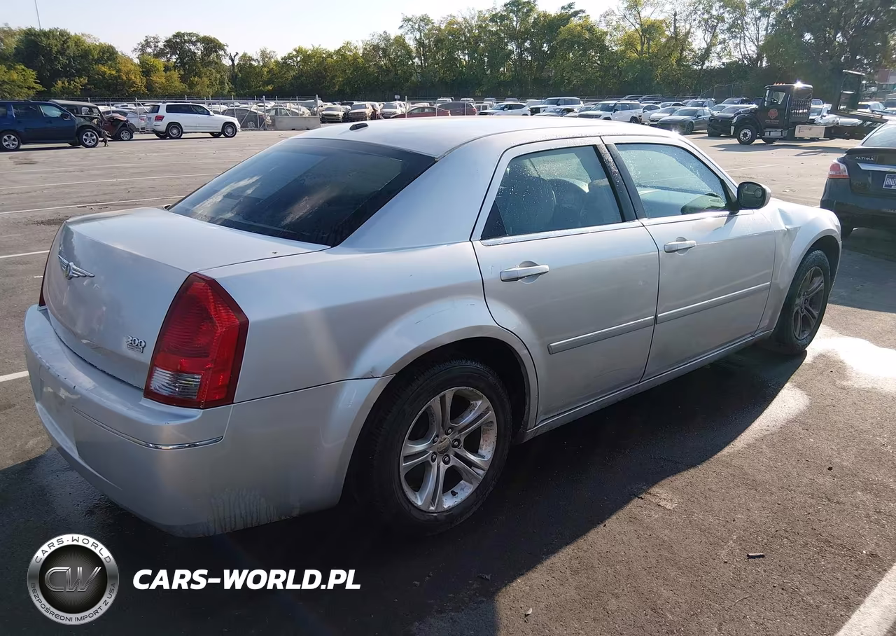 2007 Chrysler 300 Touring VIN:2C3KA53G67H679424 - 4