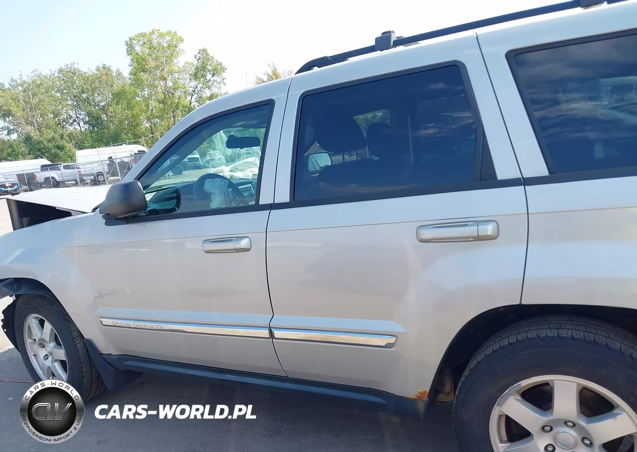 2010 Jeep Grand Cherokee Laredo VIN:1J4PR4GK9AC141372 - 15