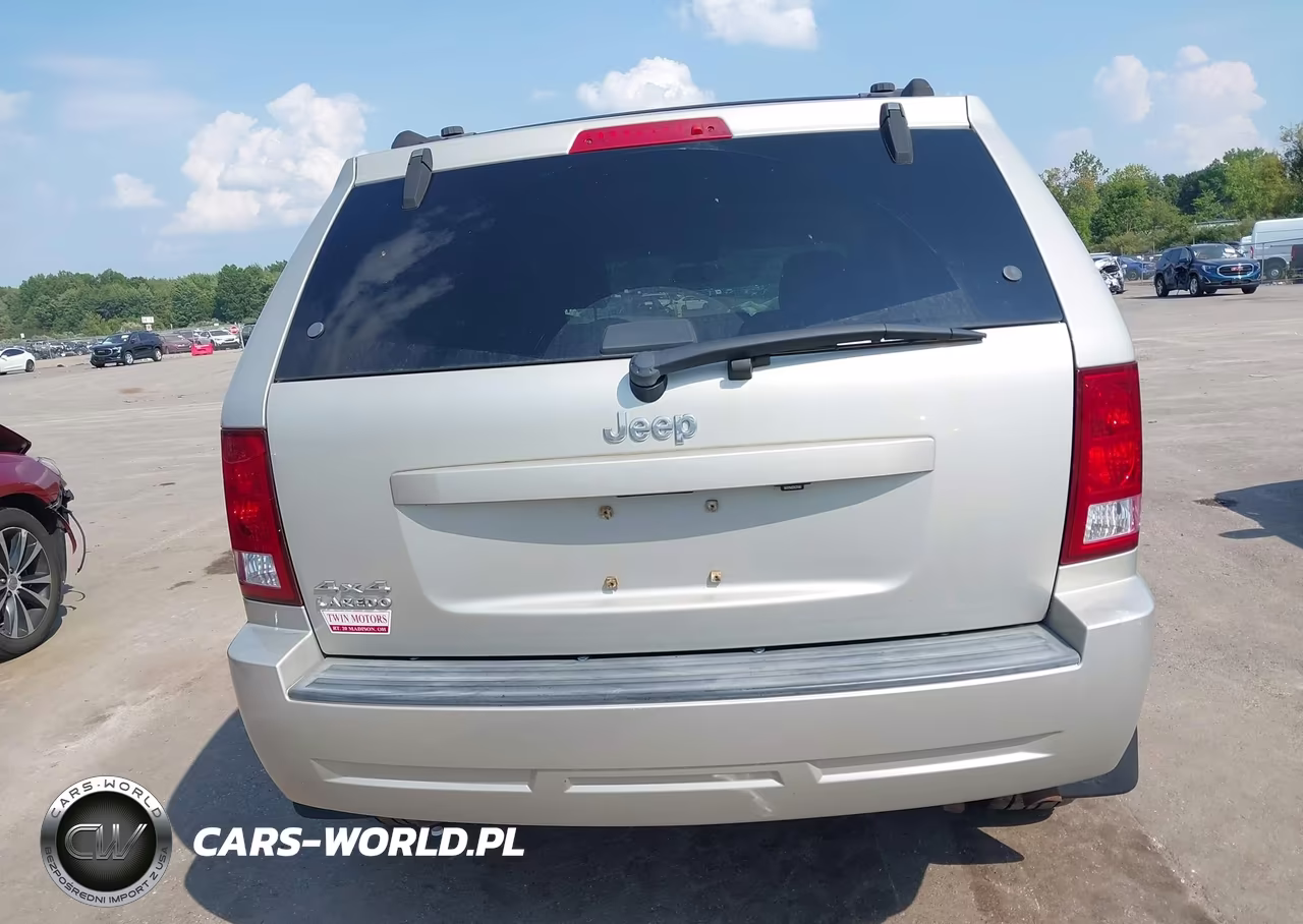 2010 Jeep Grand Cherokee Laredo VIN:1J4PR4GK9AC141372 - 17