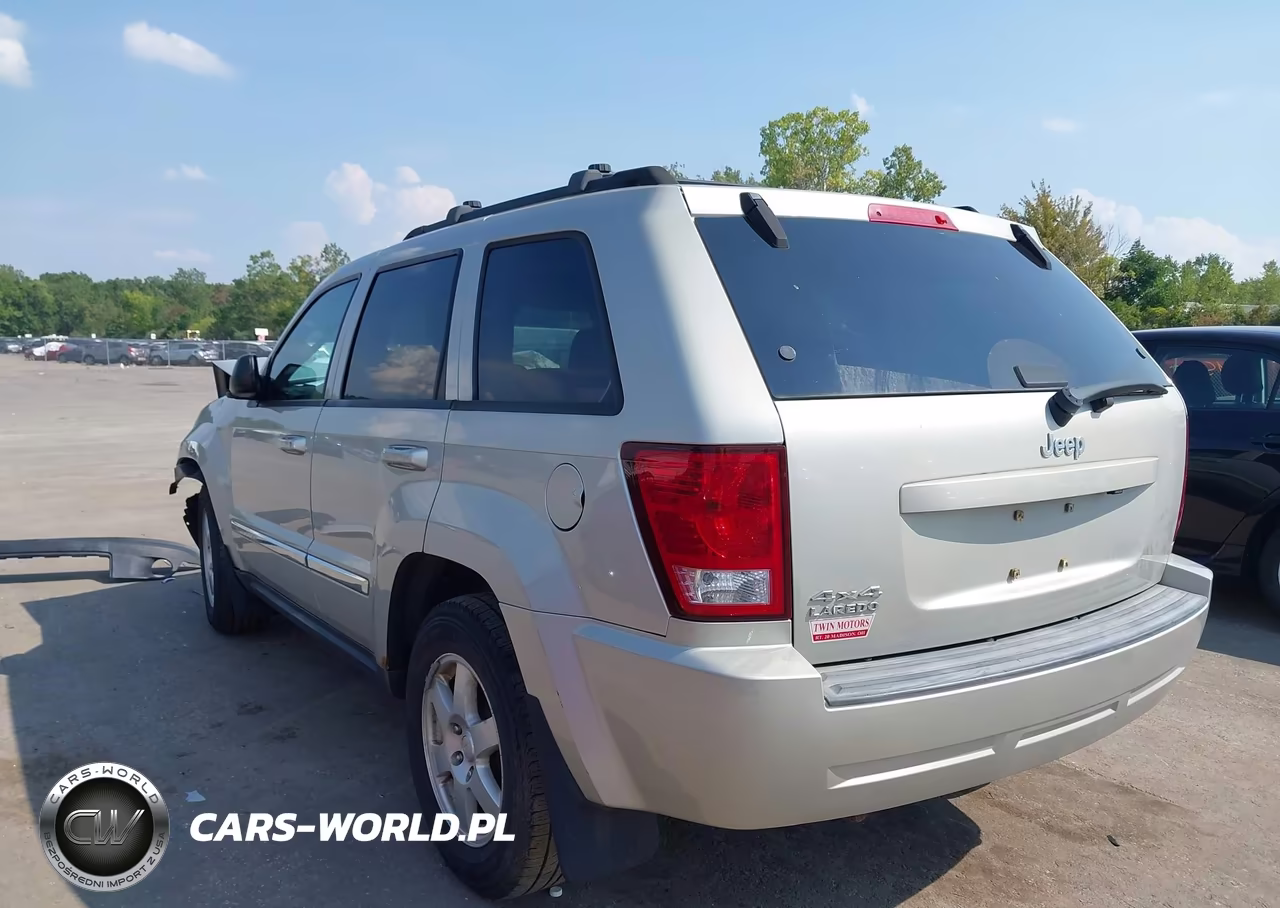 2010 Jeep Grand Cherokee Laredo VIN:1J4PR4GK9AC141372 - 3