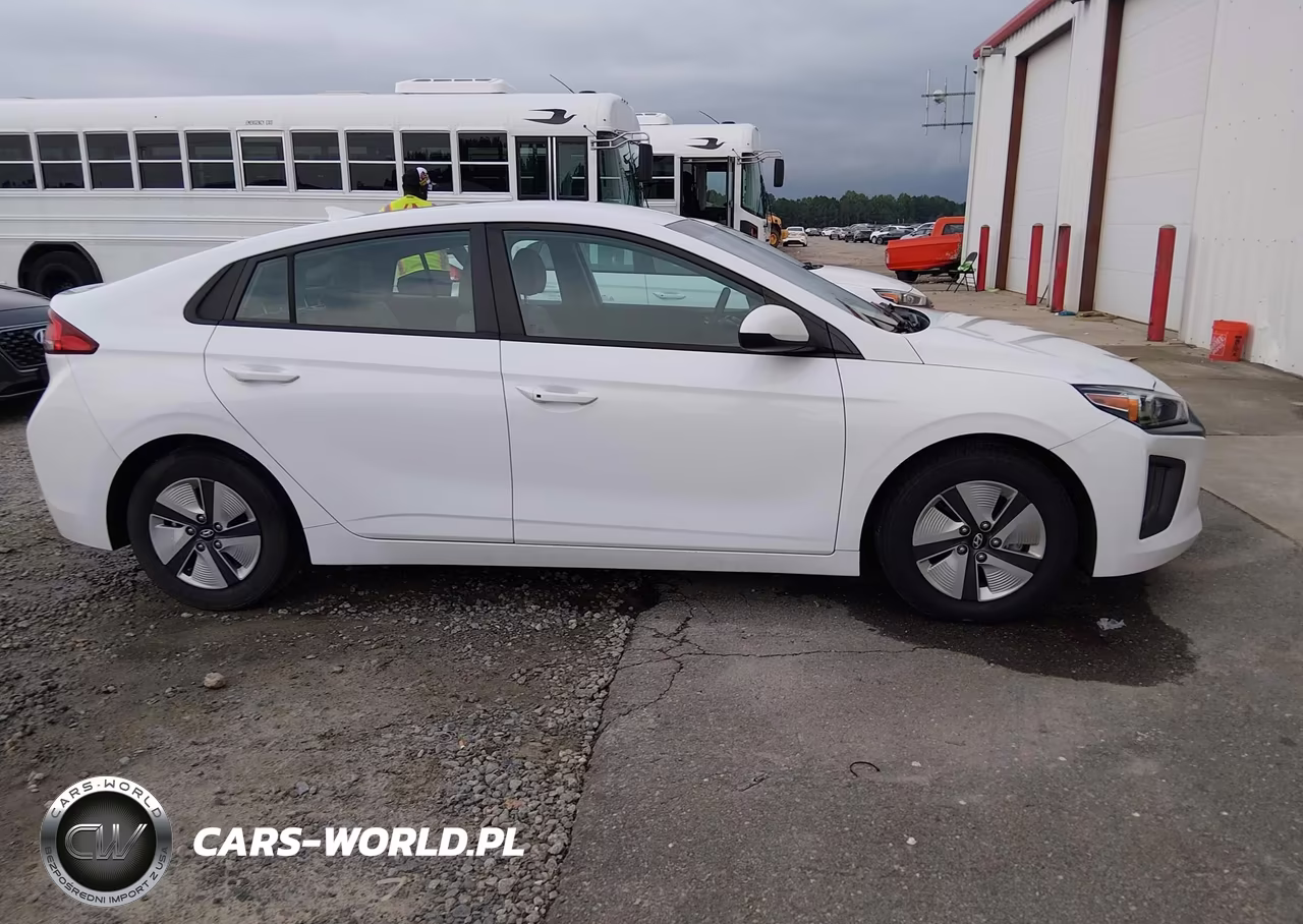 2021 Hyundai Ioniq Hybrid Blue VIN:KMHC65LC5MU246924 - 13