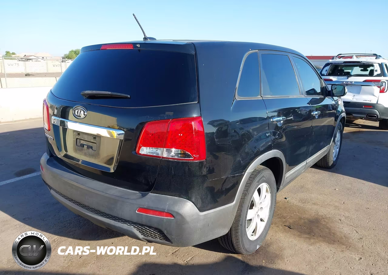 2012 Kia Sorento Lx VIN:5XYKT3A19CG237965 - 4