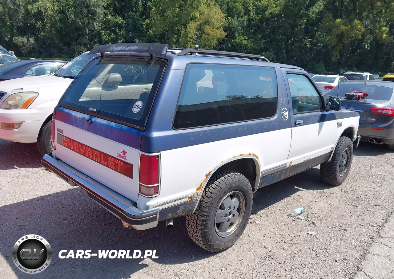 1987 Chevrolet Blazer S10 VIN:1GNCT18R1H8236383 - 4
