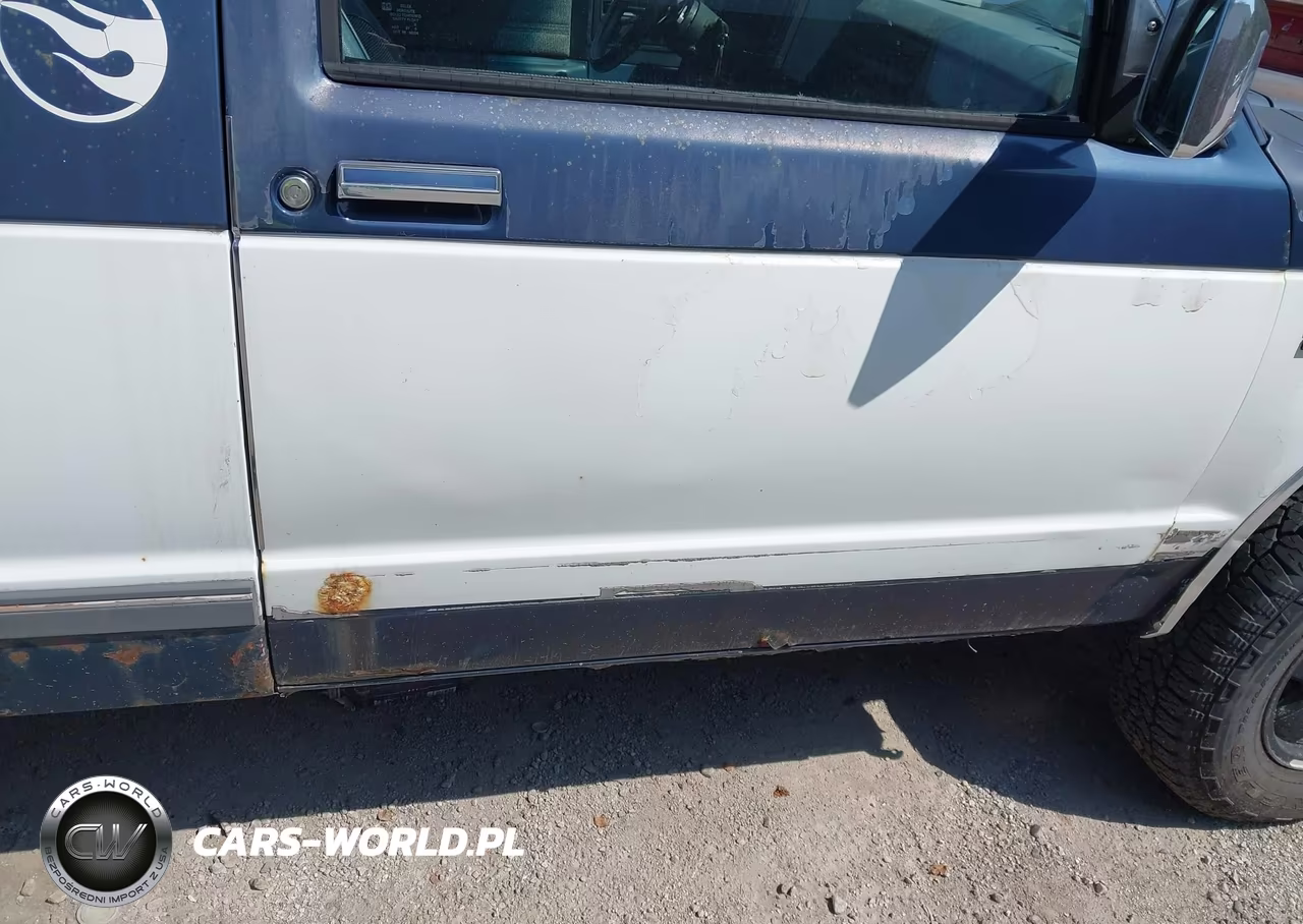 1987 Chevrolet Blazer S10 VIN:1GNCT18R1H8236383 - 6