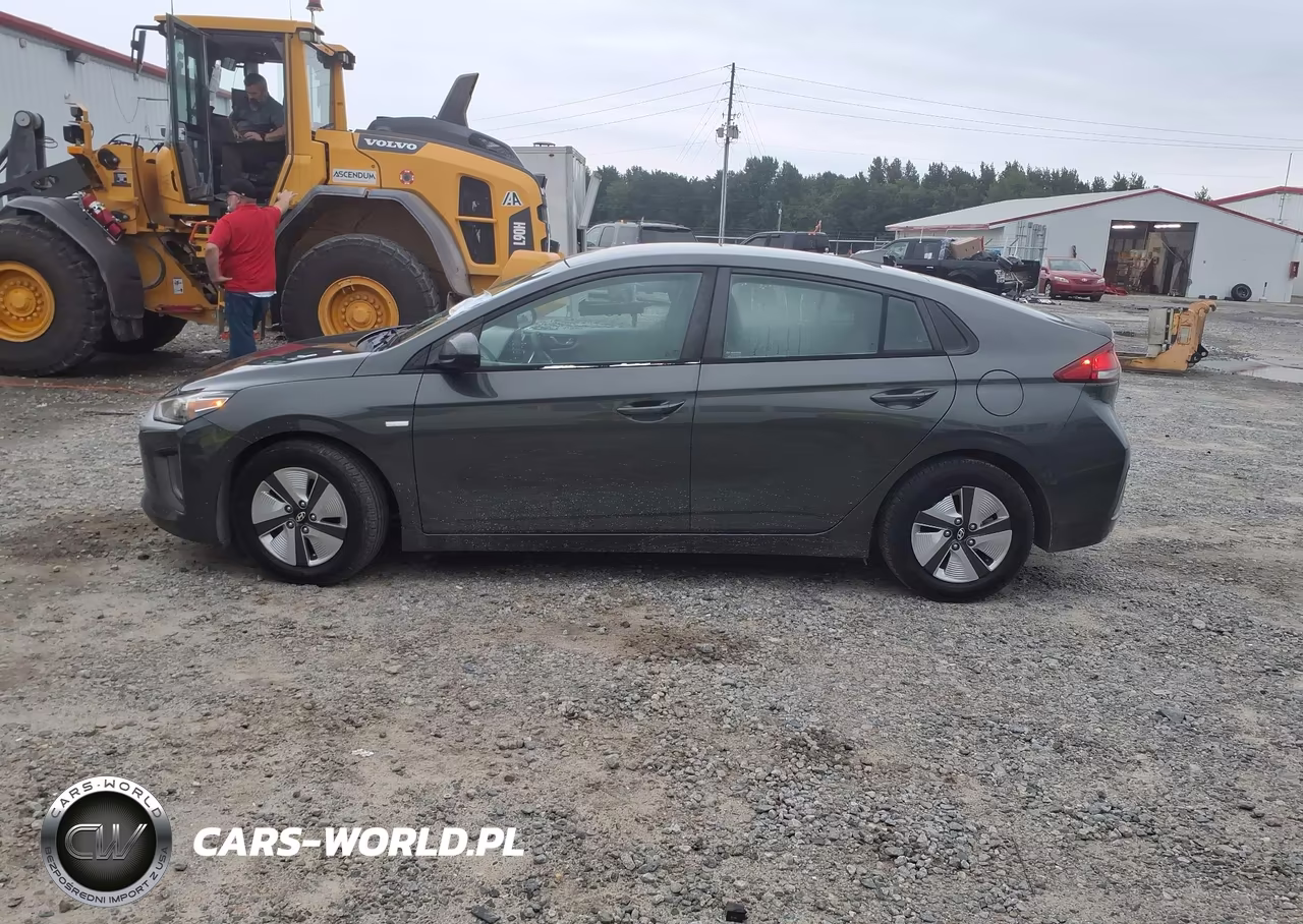 2020 Hyundai Ioniq Hybrid Blue VIN:KMHC65LC1LU217676 - 14